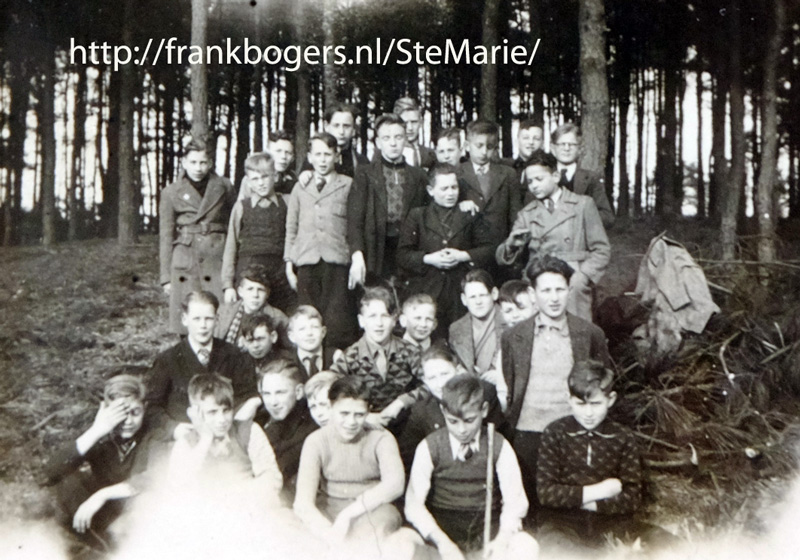 Kostschool jongens in het bos te Huijbergen