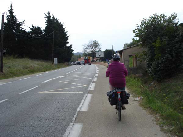 verkeersborgen en fietspaden zuid frankrijk