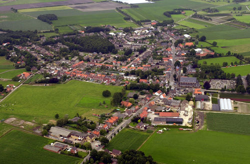 luchtfoto boven Nispen